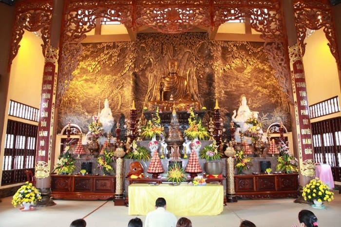 Chùa Cái Bầu - ngôi chùa ven biển tuyệt đẹp ở Vân Đồn, Quảng Ninh 