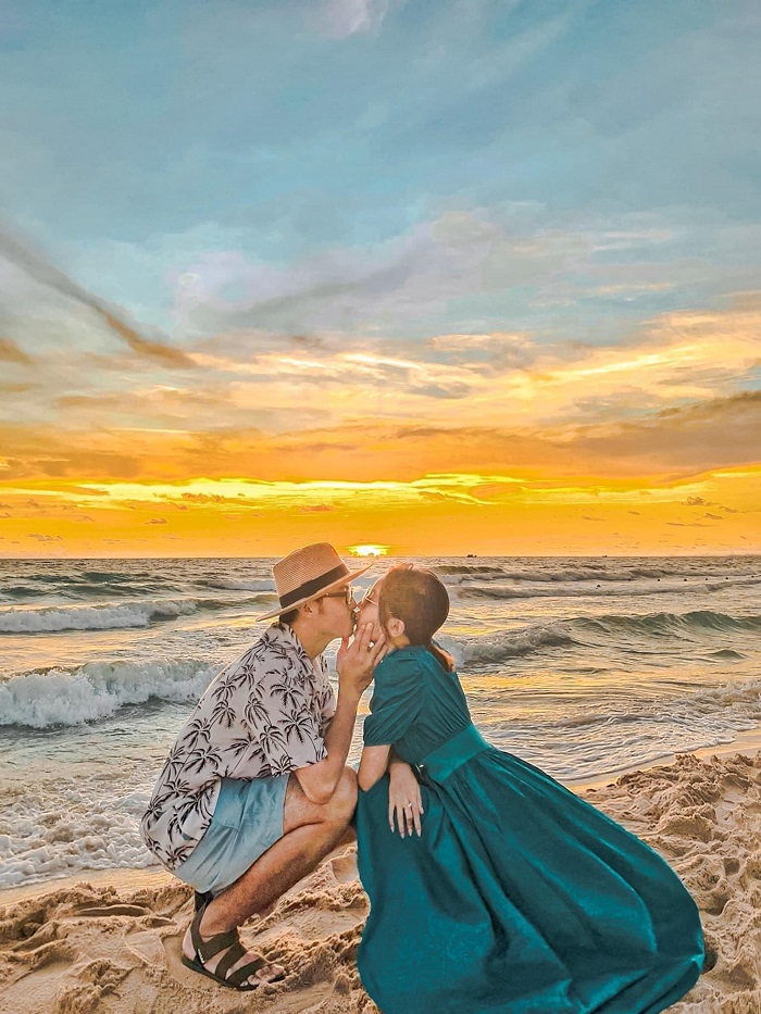 6 bãi biển gần Hà Nội thu hút giới trẻ trong dịp hè 2022