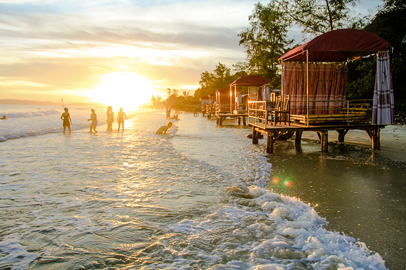 Đắm chìm trong vẻ đẹp những hòn đảo nổi tiếng ở Quảng Ninh