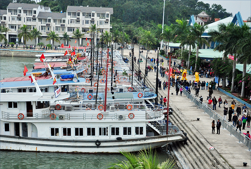 Cập nhật bảng giá vé tham quan vịnh Hạ Long mới nhất