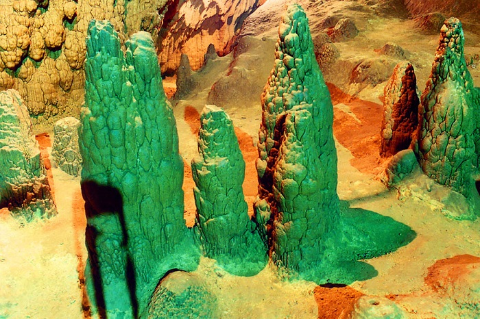 Động Kim Quy - Địa điểm du lịch hấp dẫn tại Hạ Long