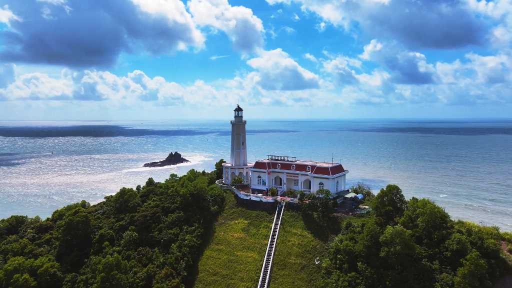 Hải đăng vĩnh thực - ngọn hải đăng ở vị trí đầu tiên của việt nam