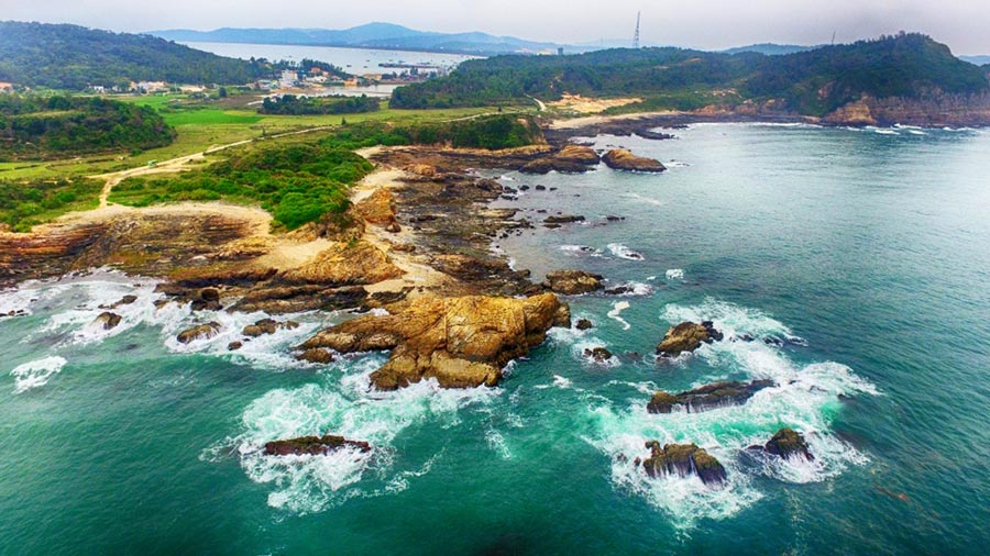 Nên du lịch Quan Lạn hay Cô Tô trong mùa hè này