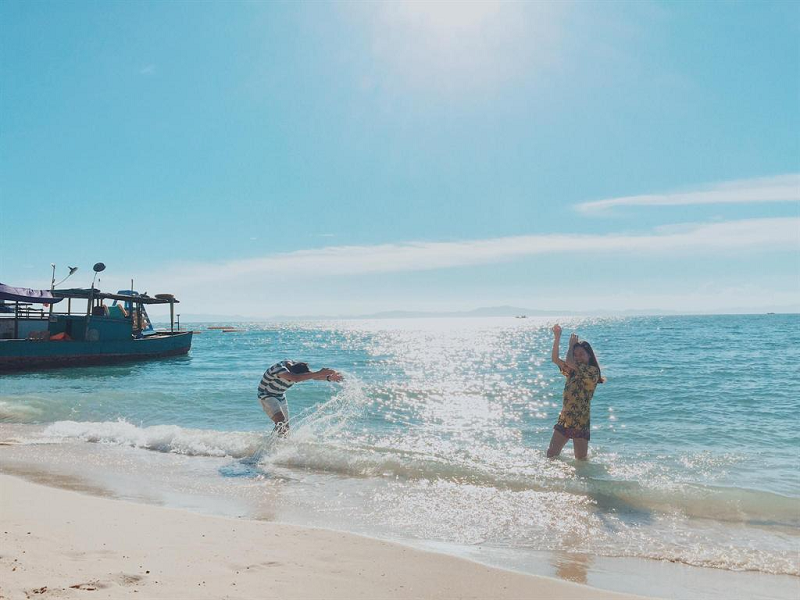 Bãi tắm Hồng Vàn - Kinh nghiệm du lịch chi tiết nhất