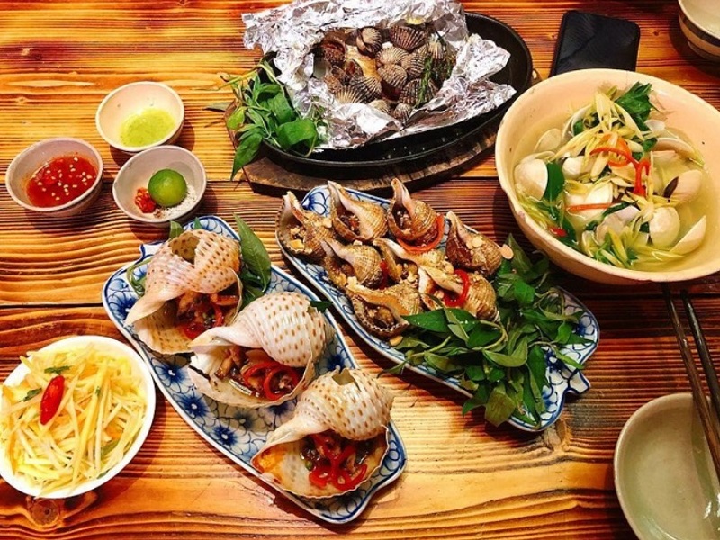 Chợ đêm Hạ Long có gì? Review chi tiết nhất